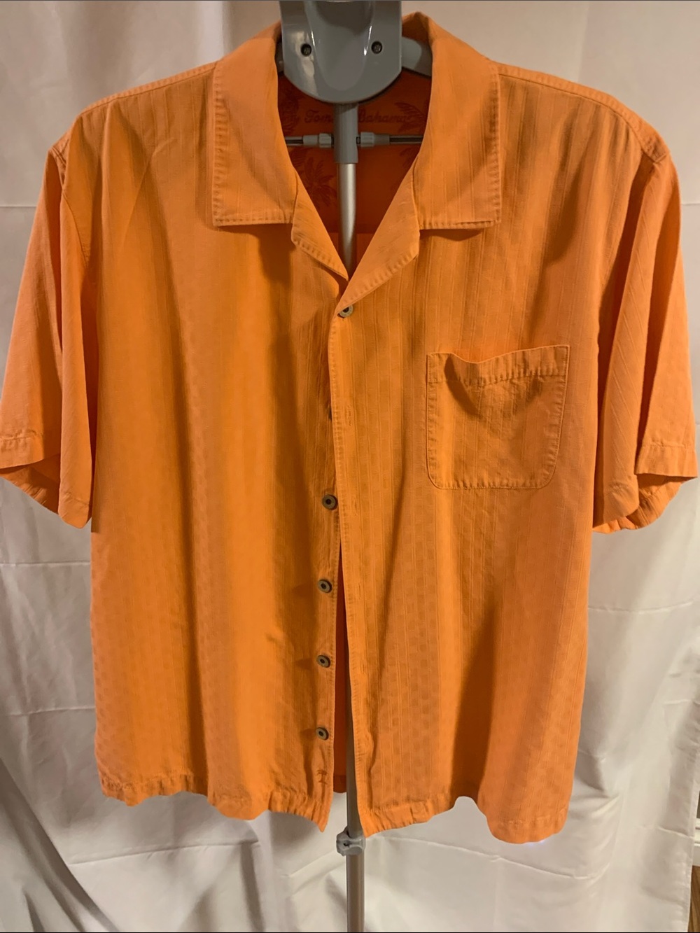 Tommy Bahama 100% silk men shirt large coral button down with front pocket